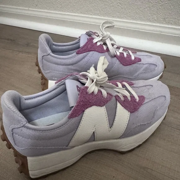 New Balance 327 Women's Purple & White Sneakers - Picture 4 of 5
